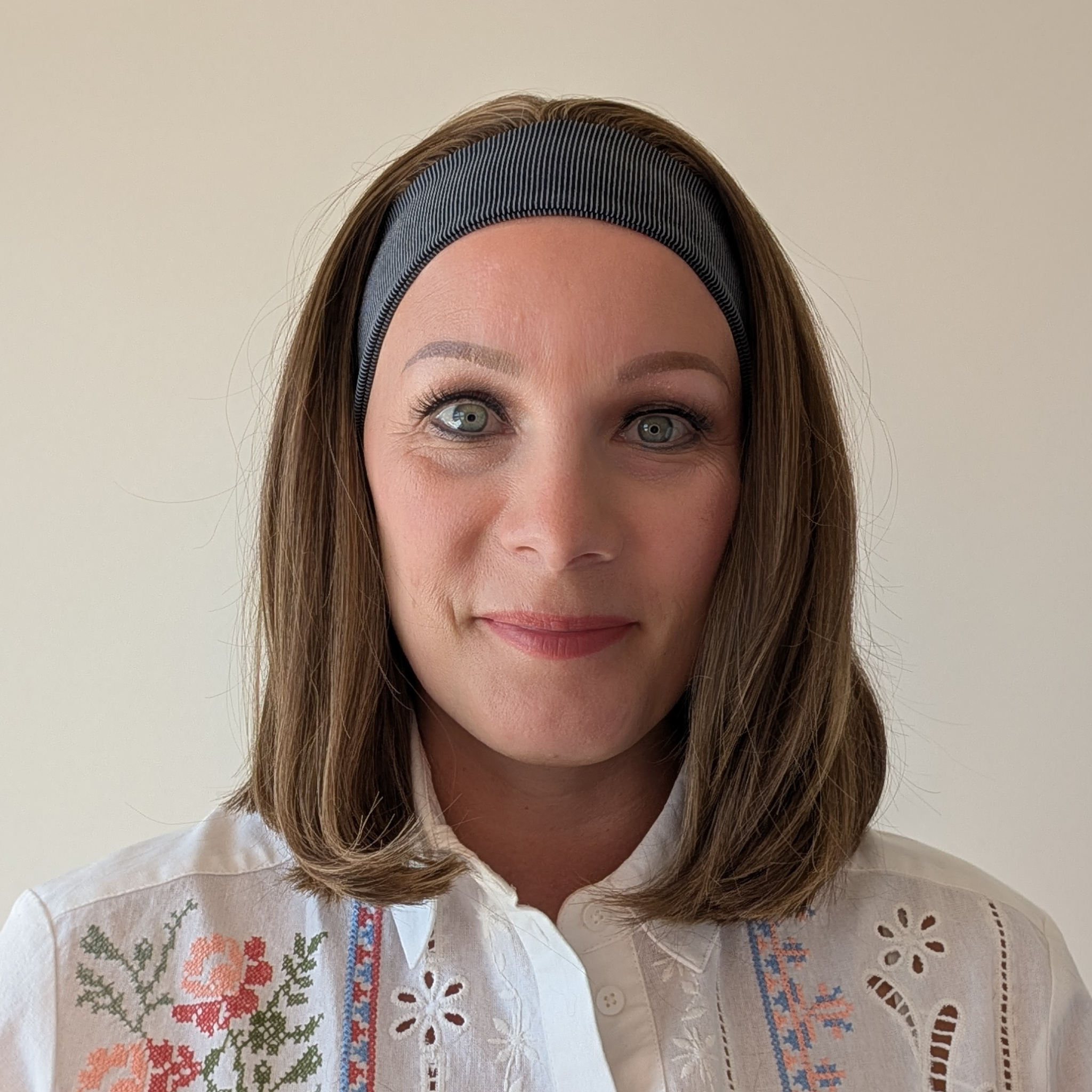 Light Brown Bob Headband Wig Front