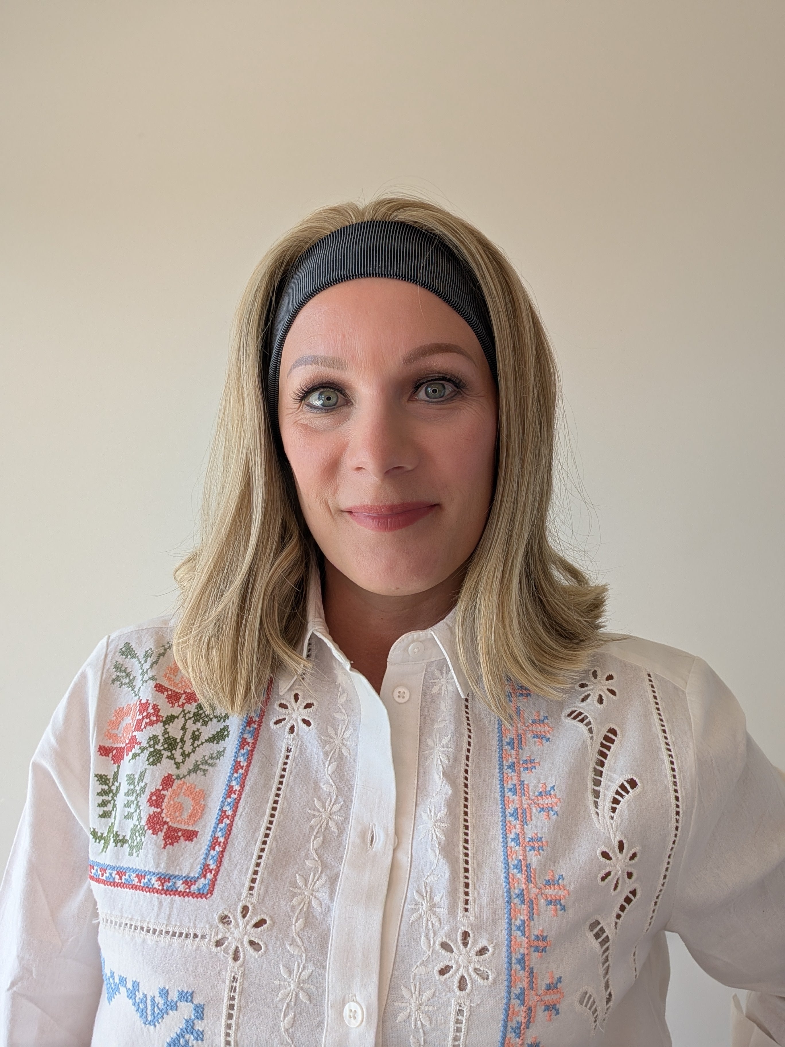 beige blonde bob headband wig